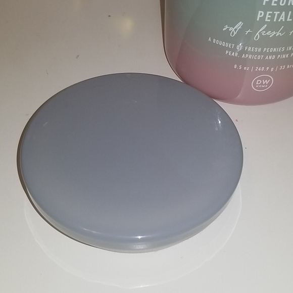 Brand new  DW HOME Peony Petals scented candle - Picture 6 of 7